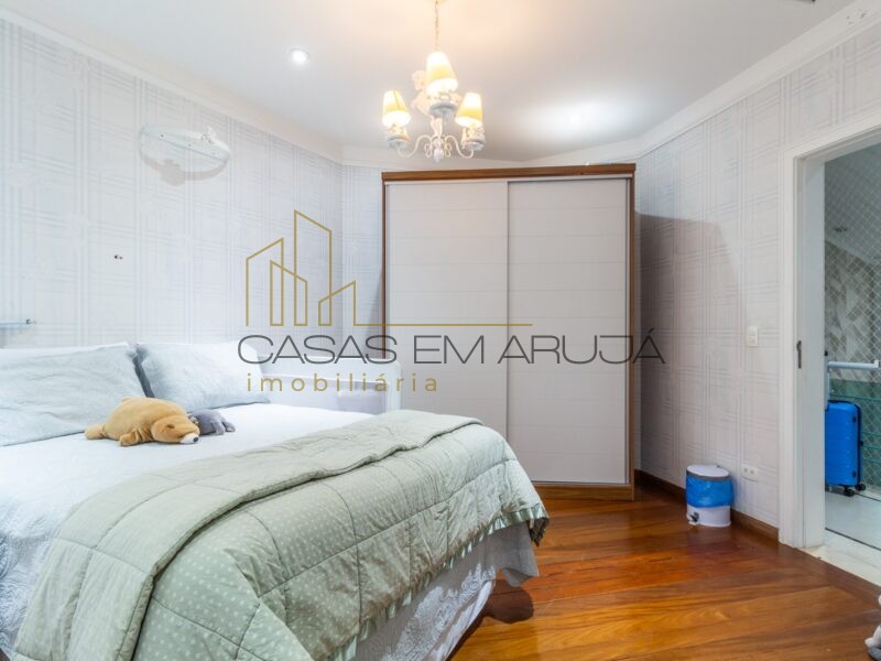 Casas à Venda no Condomínio Arujá 5 - 3 Suítes e Elevador - CEA-00041