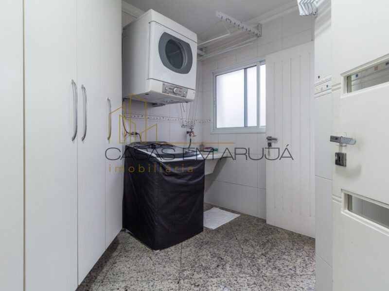 Casas à Venda no Condomínio Arujá 5 - 3 Suítes e Elevador - CEA-00041