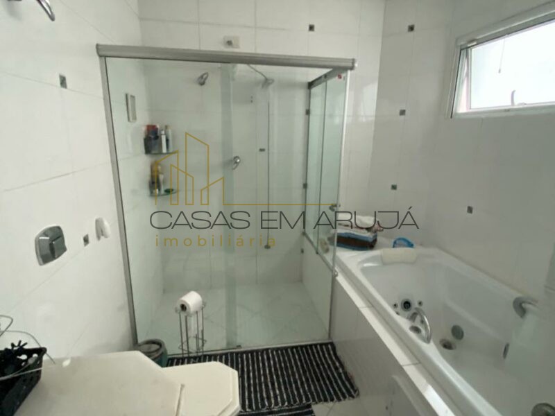 Casa à venda no Condomínio Áruja 5 - 4 Dormitórios - CEA-00038