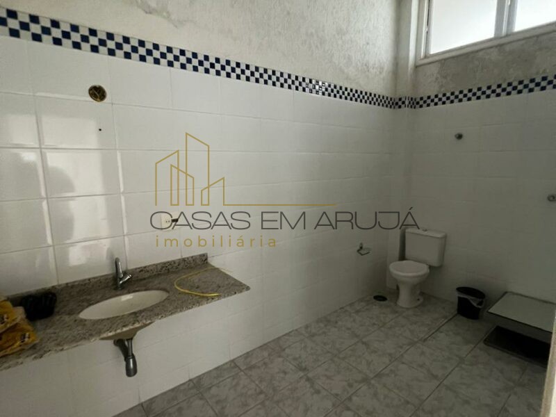 Casa a Venda e Locação no Condomínio Arujazinho I - 4 Dormitórios - CEA-00050