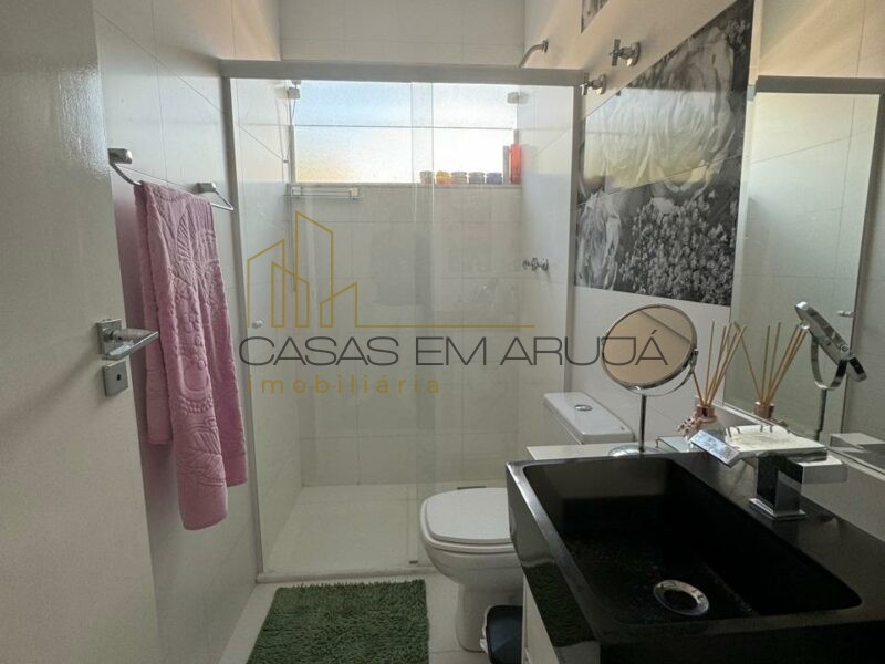 Casa a Venda e Locação no Condomínio Arujazinho III - 6 Suítes - CEA-00065