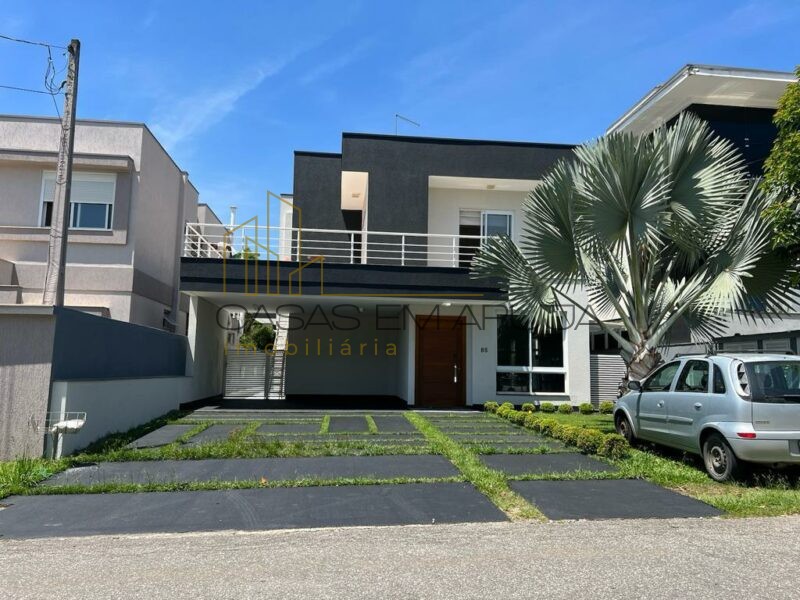 Casa a Venda no Aruã Eco Park em Mogi das Cruzes - 4 Suites - CEA-00076