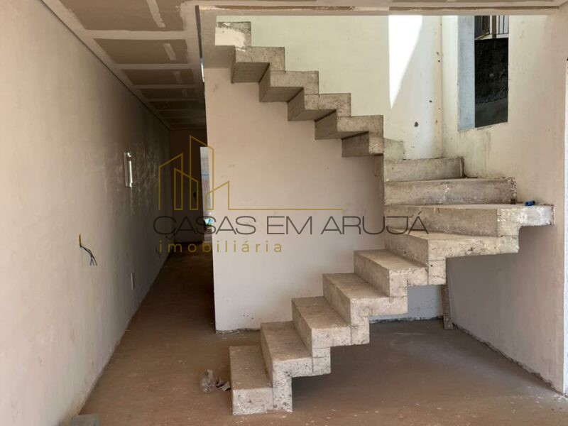 Casa a Venda no Jardim Planalto - 3 Suítes - CEA-00100