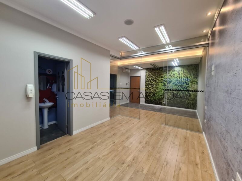 Sala Comercial para Locação na Vila Florida, em Arujá - 70 m² - CEA-00084