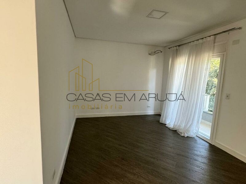 Casa a venda no Condomínio Aruja 5 - 4 Suítes - CEA-00098