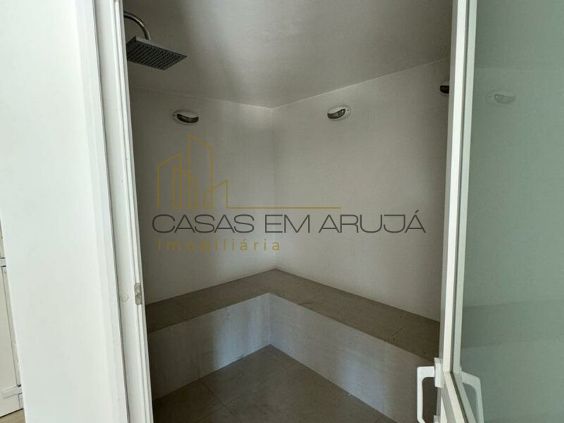 Casa a venda no Condomínio Aruja 5 - 4 Suítes - CEA-00098