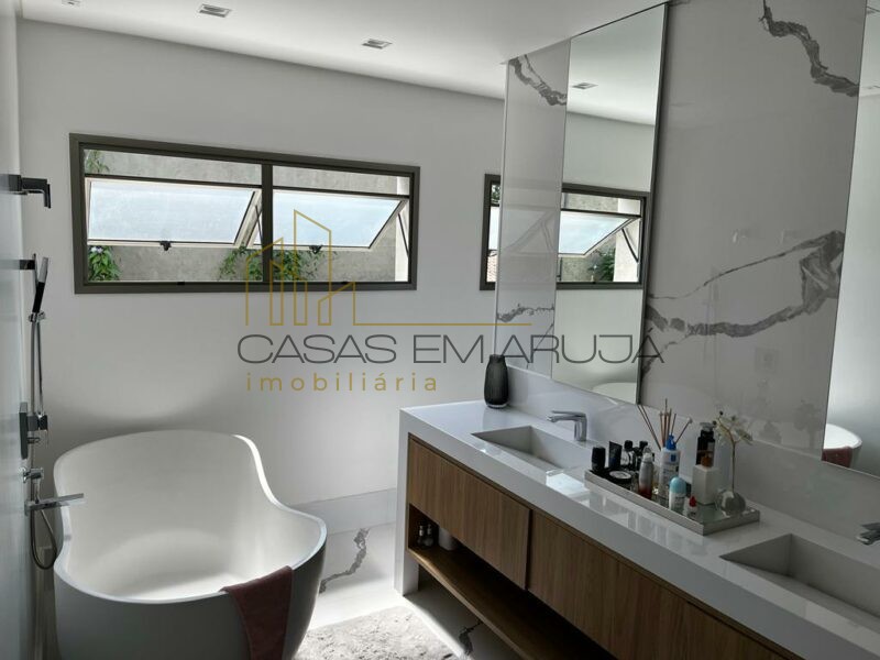 Casa a Venda no Condomínio Arujá 5 - 4 Suites - CEA - 00089