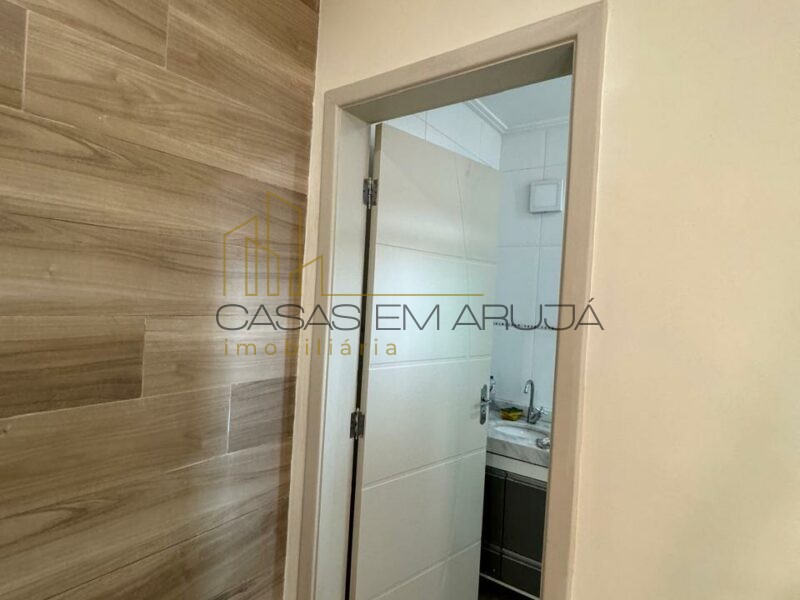 Casa a Venda no Condomínio Aruja 5 - 4 Suites - CEA_00099