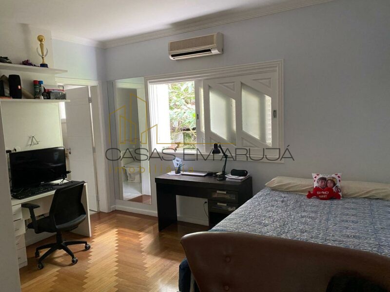 Casa a Venda no Condomínio Arujá 5 - 5 Suites - CEA-00097