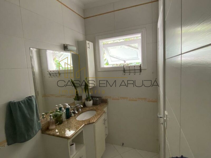 Casa a Venda no Condomínio Arujá 5 - 5 Suites - CEA-00097