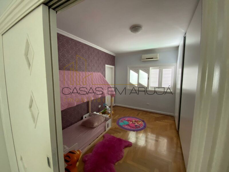 Casa a Venda no Condomínio Arujá 5 - 5 Suites - CEA-00097