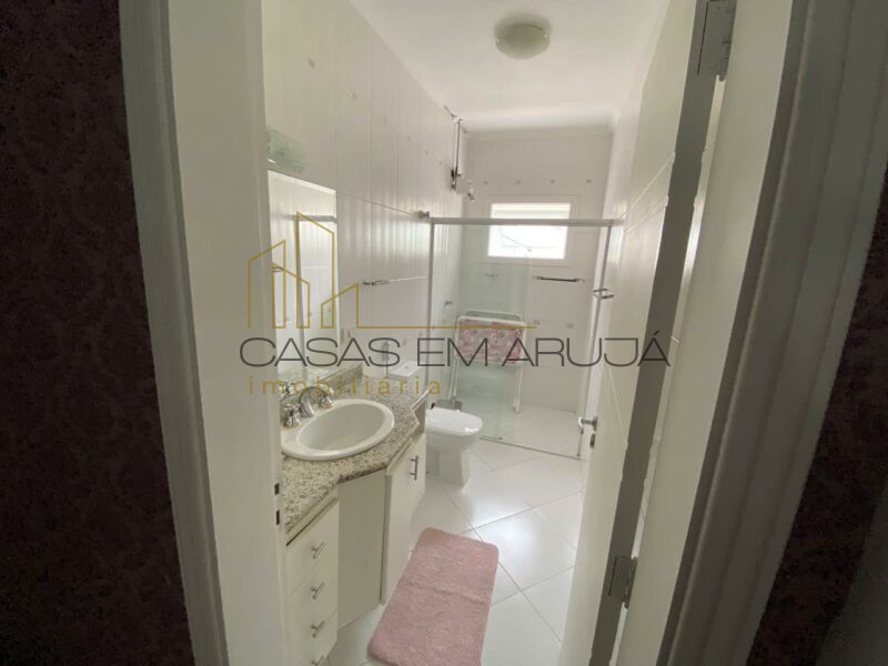 Casa a Venda no Condomínio Arujá 5 - 5 Suites - CEA-00097