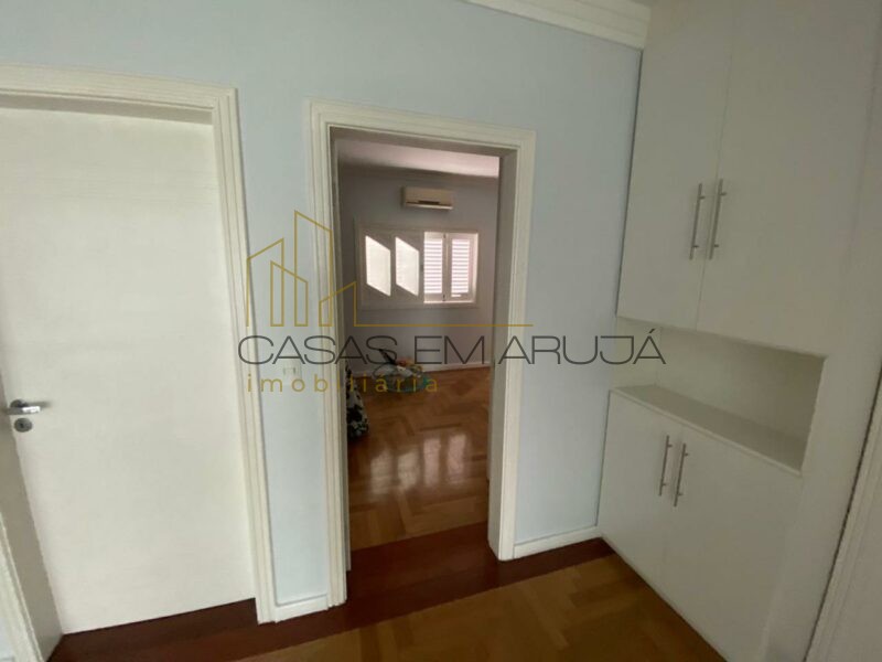 Casa a Venda no Condomínio Arujá 5 - 5 Suites - CEA-00097