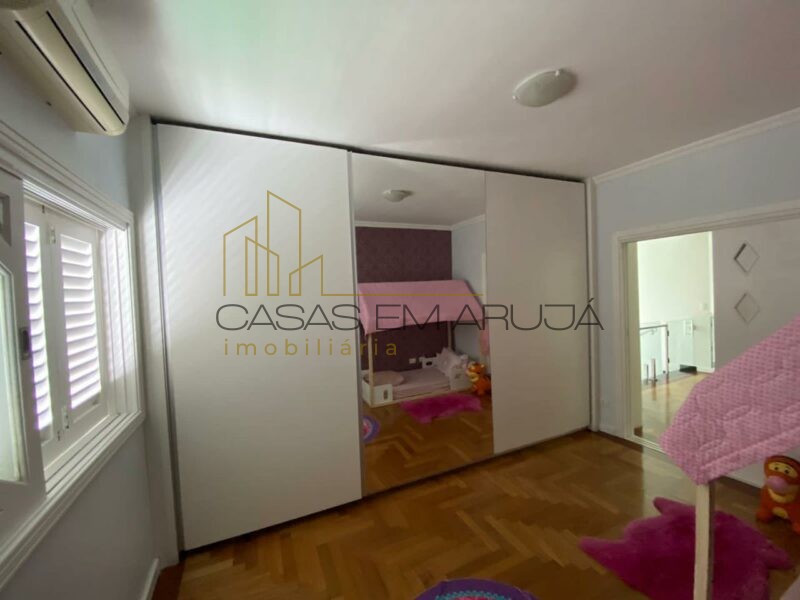 Casa a Venda no Condomínio Arujá 5 - 5 Suites - CEA-00097