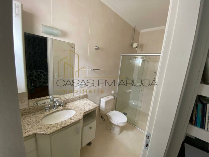 Casa a Venda no Condomínio Arujá 5 - 5 Suites - CEA-00097