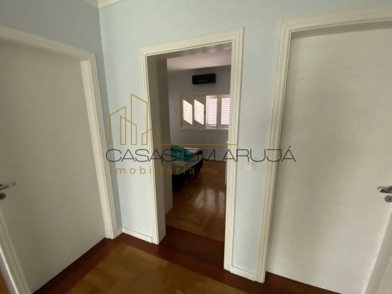 Casa a Venda no Condomínio Arujá 5 - 5 Suites - CEA-00097