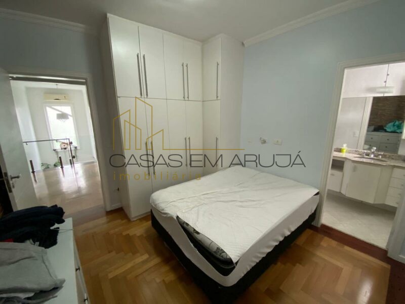 Casa a Venda no Condomínio Arujá 5 - 5 Suites - CEA-00097