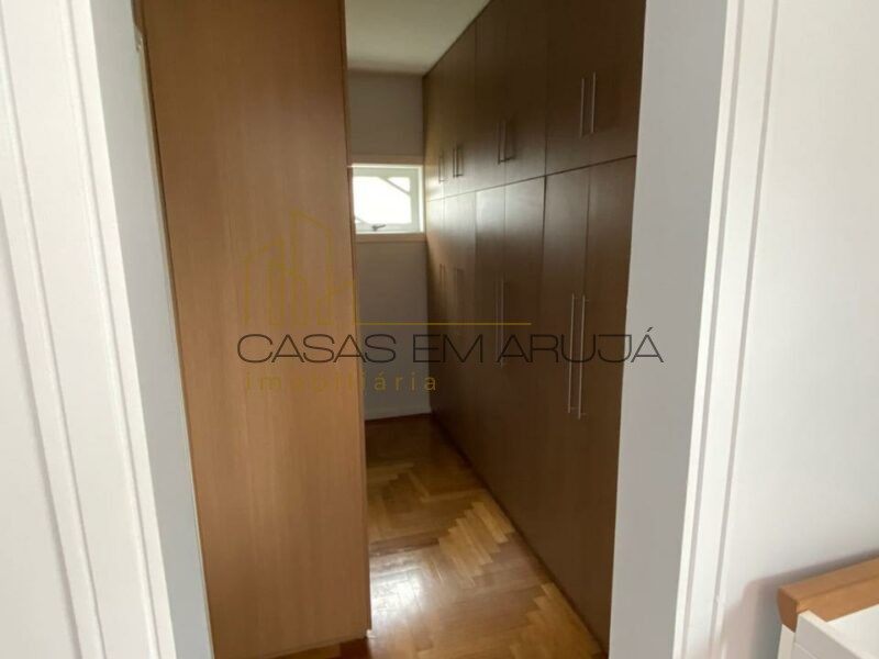 Casa a Venda no Condomínio Arujá 5 - 5 Suites - CEA-00097