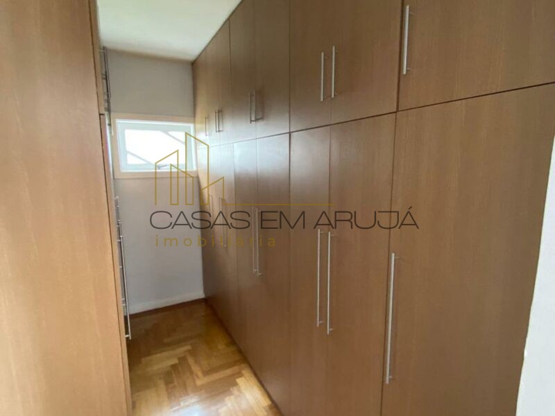 Casa a Venda no Condomínio Arujá 5 - 5 Suites - CEA-00097