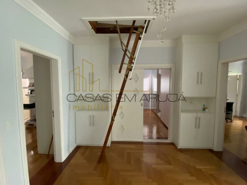 Casa a Venda no Condomínio Arujá 5 - 5 Suites - CEA-00097