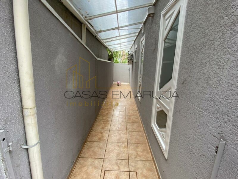 Casa a Venda no Condomínio Arujá 5 - 5 Suites - CEA-00097