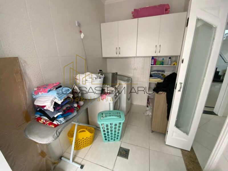 Casa a Venda no Condomínio Arujá 5 - 5 Suites - CEA-00097