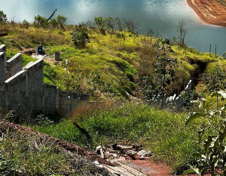 Terreno a Venda no Condomínio Águas de Igaratá - 1700 m²- CEA-00091