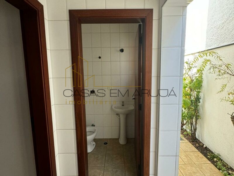 Casa para Locação no Condomínio Arujá 5 - 4 Dormitórios - KAR-00113