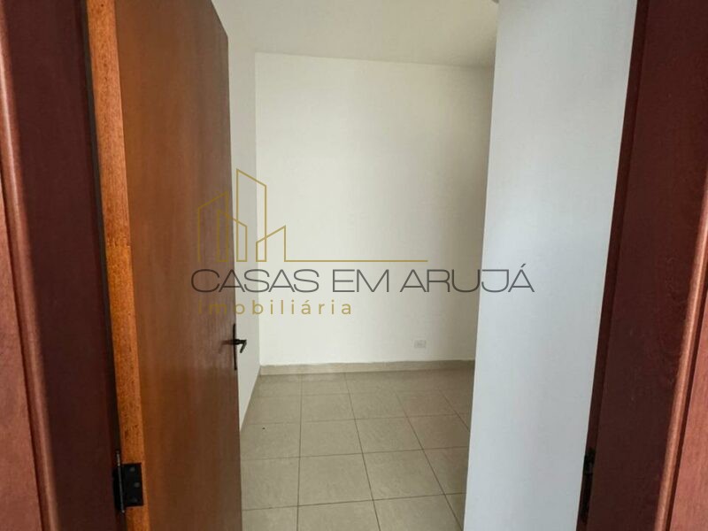 Casa para Locação no Condomínio Arujá 5 - 4 Dormitórios - KAR-00113