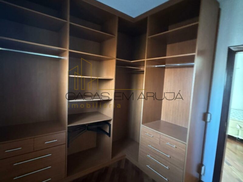 Casa para Locação no Condomínio Arujá 5 - 4 Dormitórios - KAR-00113