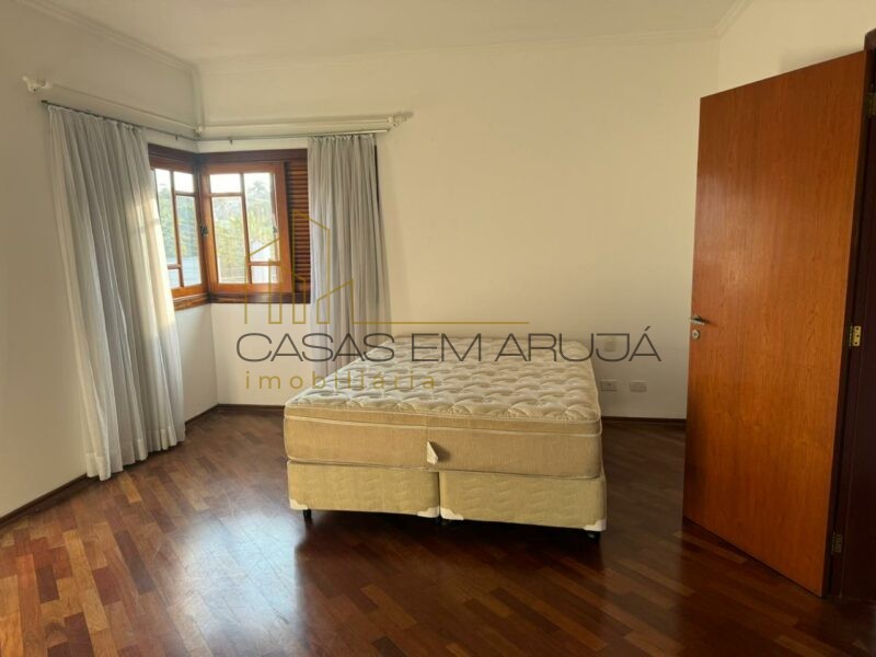 Casa para Locação no Condomínio Arujá 5 - 4 Dormitórios - KAR-00113