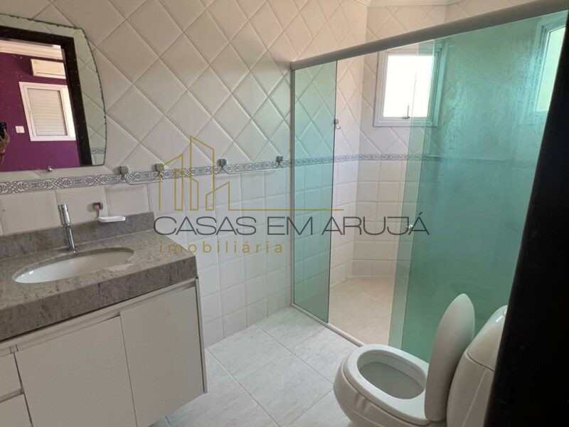 Casa para Locação no Condomínio Arujá 5 - 3 Suites - KAR-00114