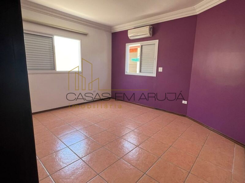 Casa para Locação no Condomínio Arujá 5 - 3 Suites - KAR-00114