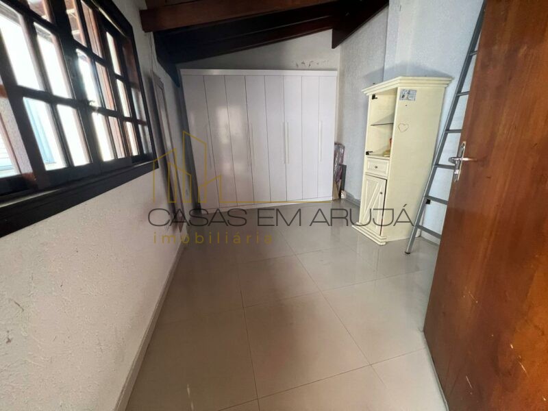 Casa para Locação no Condomínio Arujá 5 - 3 Suites - KAR-00114