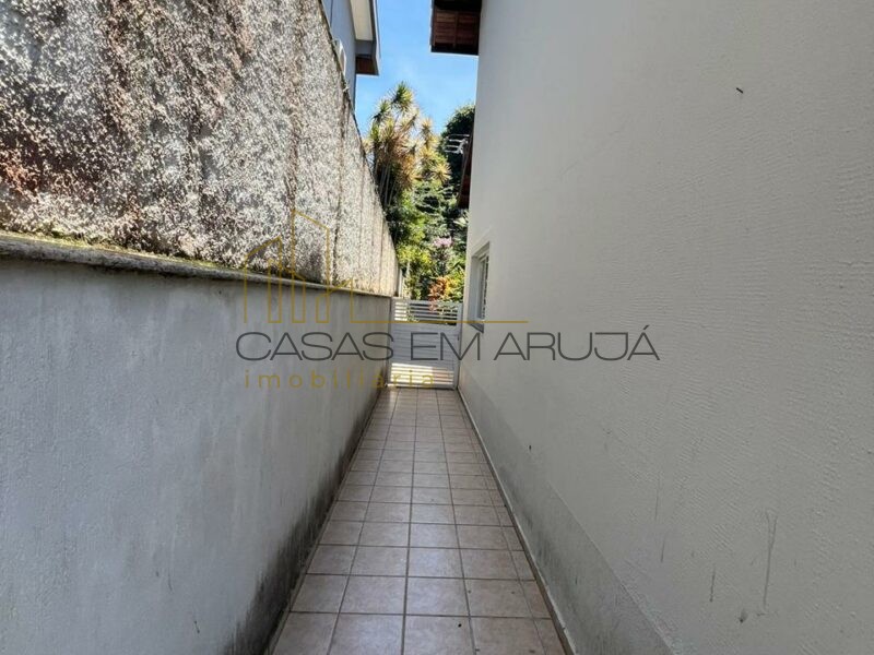 Casa para Locação no Condomínio Arujá 5 - 3 Suites - KAR-00114