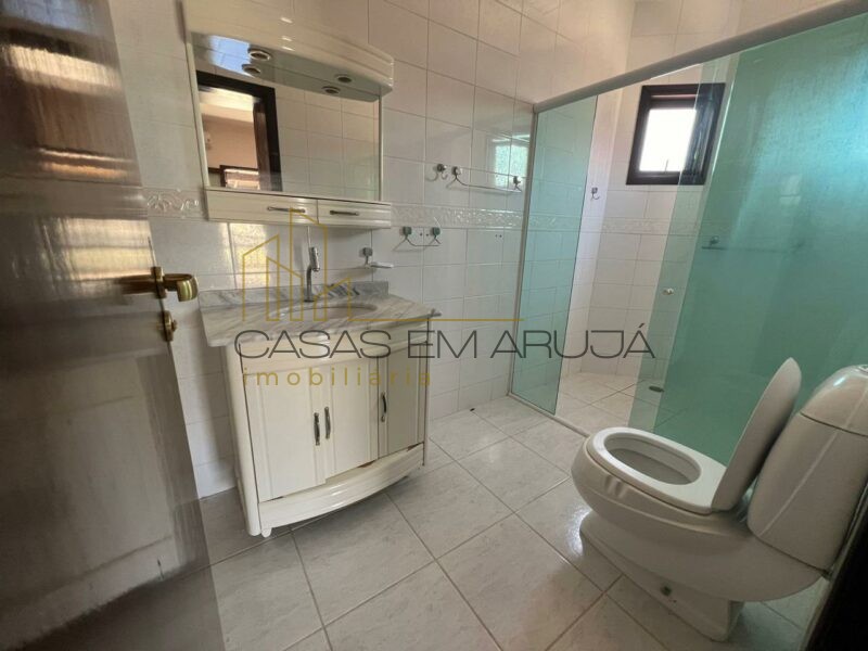 Casa para Locação no Condomínio Arujá 5 - 3 Suites - KAR-00114