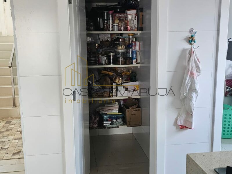 Casa a venda no Condomínio Arujá 5 - 4 Suítes - CEA-00116