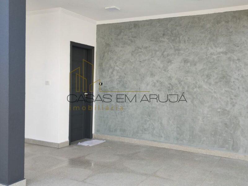 Casa a Venda no Condomínio Arujá 5 - 3 Dormitórios - CEA-00118