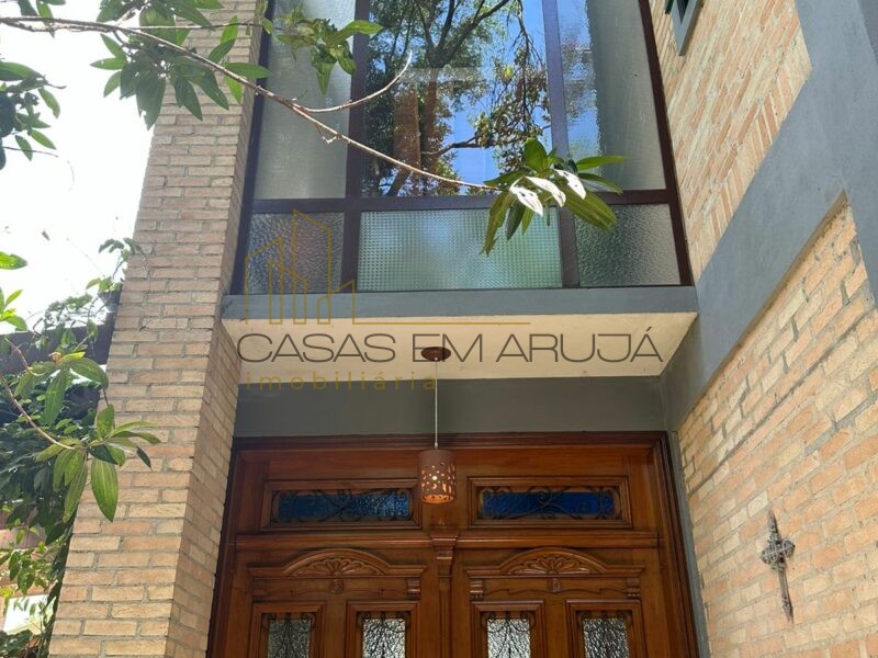 Casa a Venda no Condomínio Arujazinho III - 4 Suítes - CEA-00107