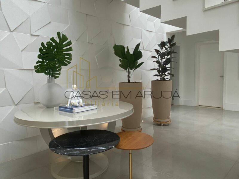 Casa a Venda no Condomínio Arujá IV - 8 Suítes - JAN-00125