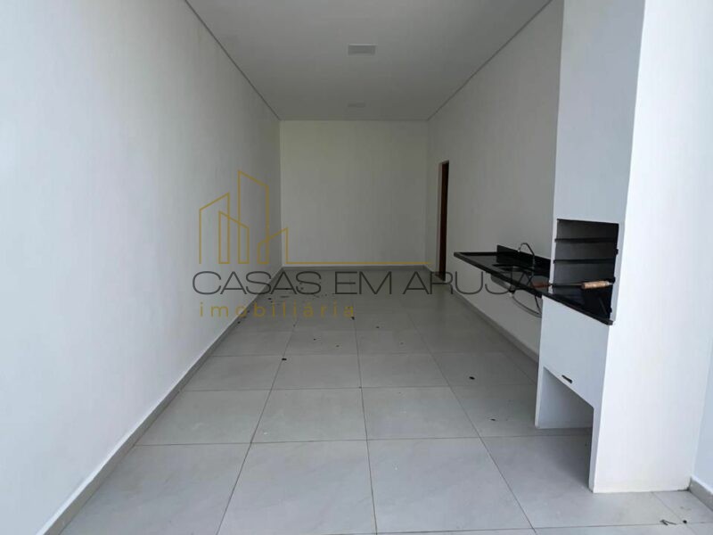 Casa a Venda em Nova Arujá - 3 Dormitórios - CEA-00102