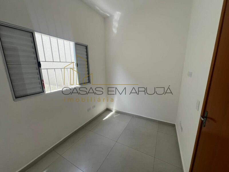 Casa a Venda em Nova Arujá - 3 Dormitórios - CEA-00102