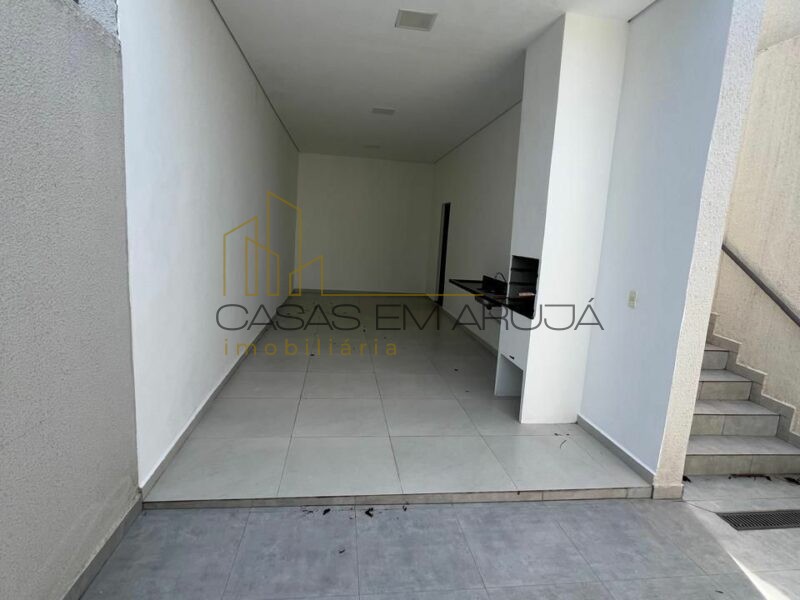 Casa a Venda em Nova Arujá - 3 Dormitórios - CEA-00102