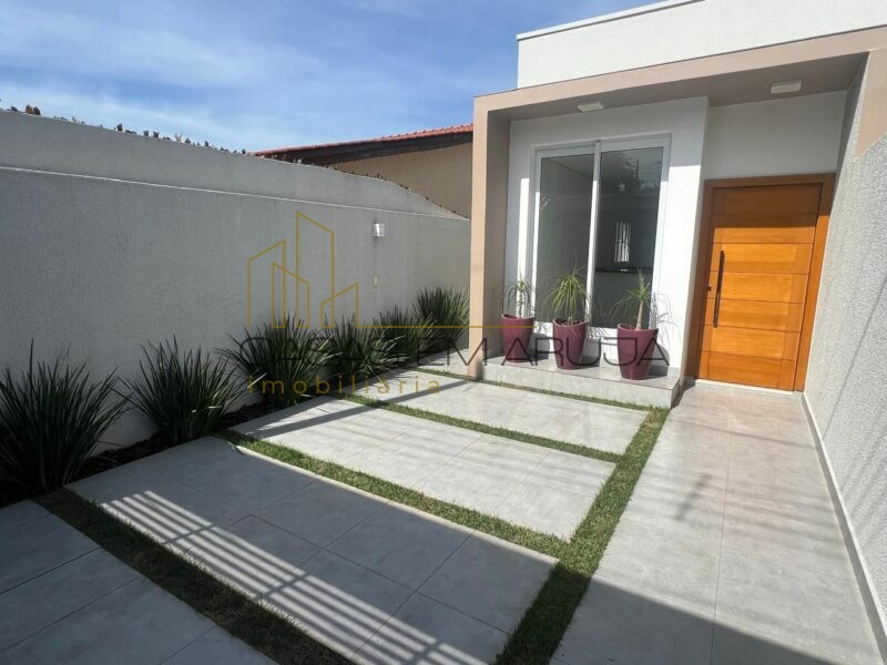 Casa a Venda em Nova Arujá - 3 Dormitórios - CEA-00102