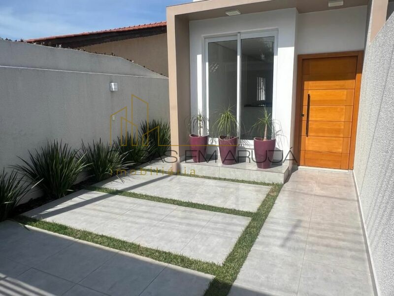 Casa a Venda em Nova Arujá - 3 Dormitórios - CEA-00102