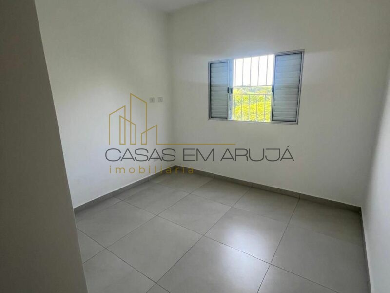 Casa a Venda em Nova Arujá - 3 Dormitórios - CEA-00102