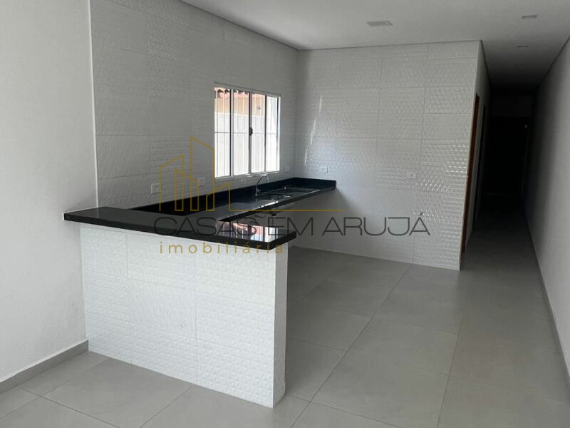 Casa a Venda em Nova Arujá - 3 Dormitórios - CEA-00102