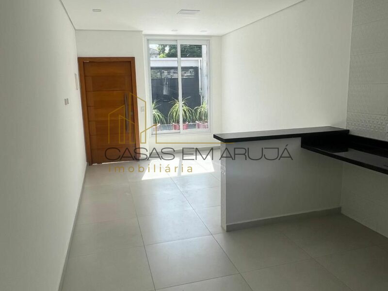 Casa a Venda em Nova Arujá - 3 Dormitórios - CEA-00102