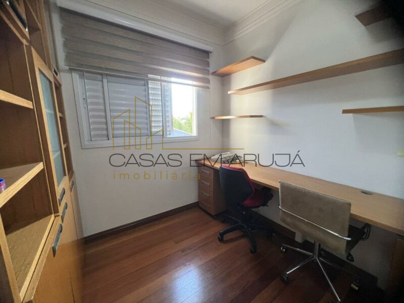 Casa a Venda e Locação no Condomínio Aruja 5 - 3 Suites - CEA-00152