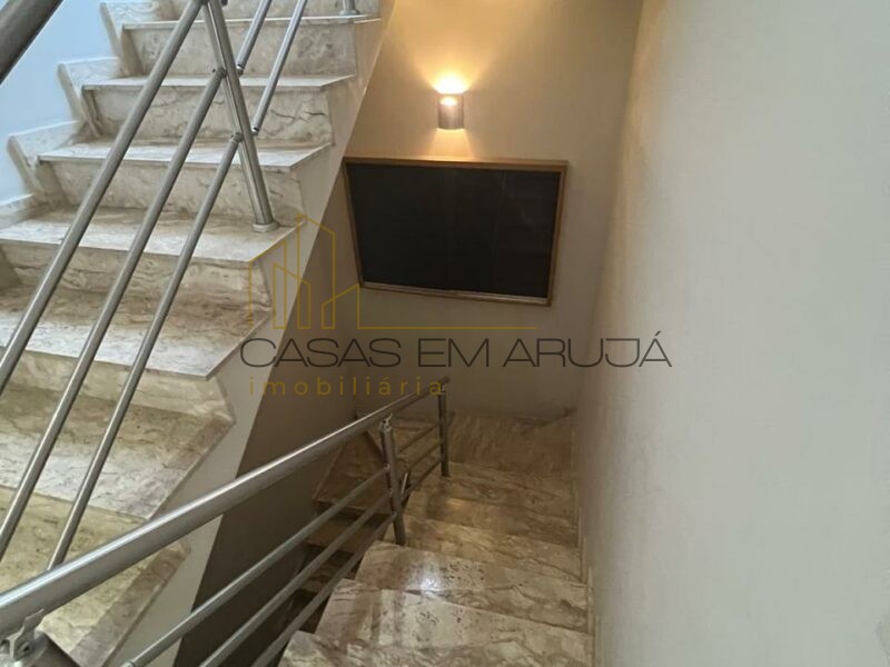 Casa a Venda e Locação no Condomínio Aruja 5 - 3 Suites - CEA-00152